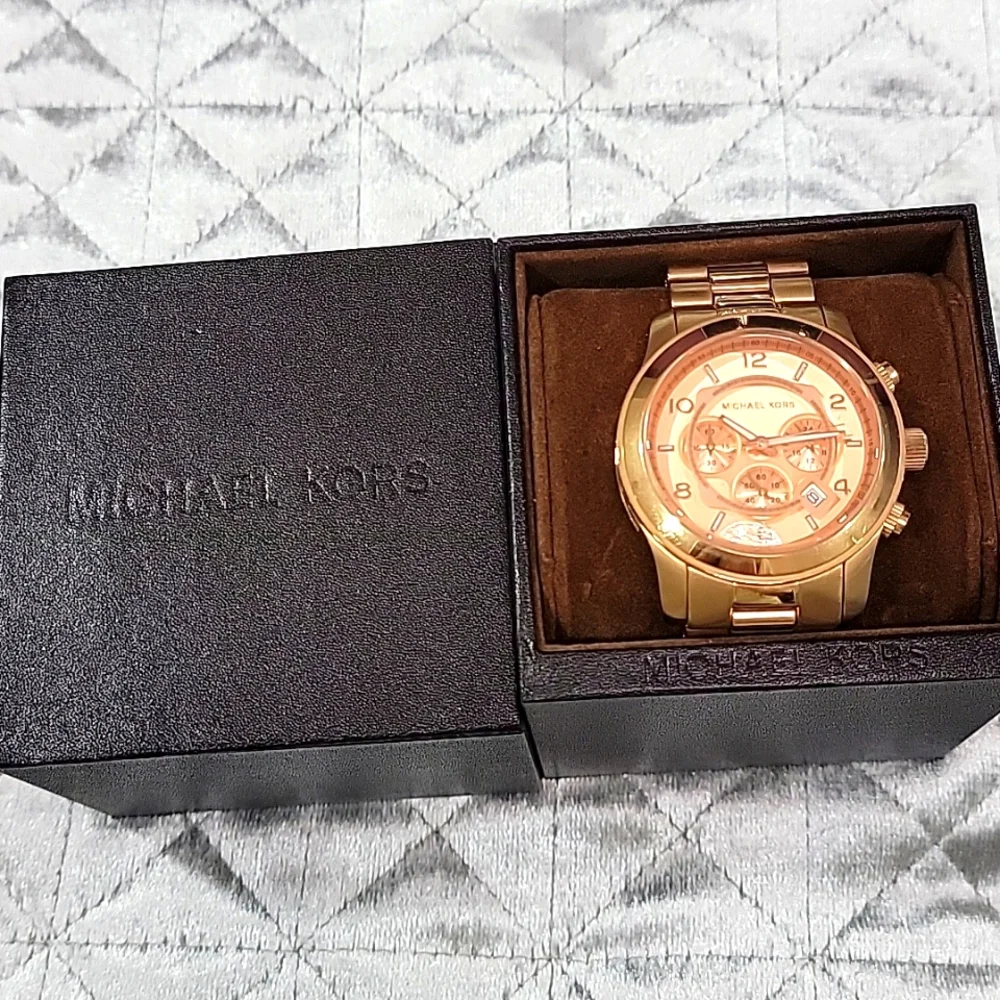 Authentic Michael Kors rosegold unisex watch - Picture 2 of 5